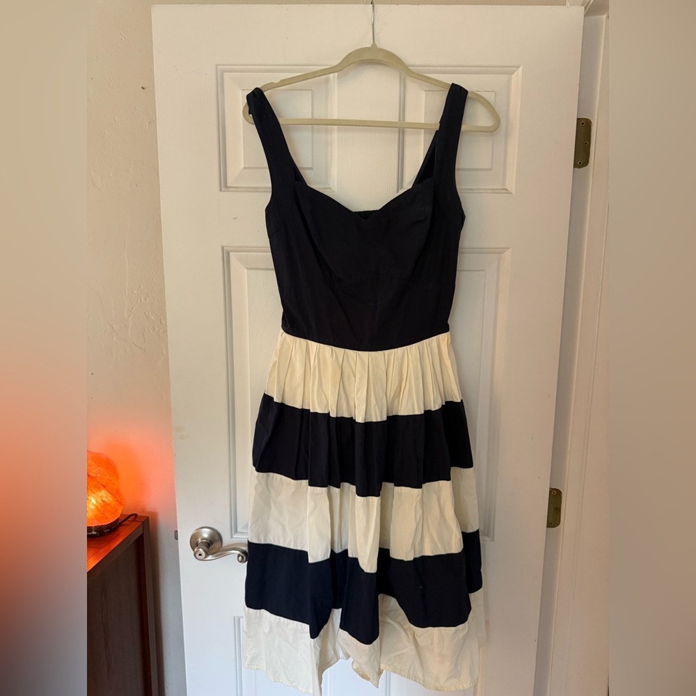 Eshakti Dress with Pockets - Size 10
